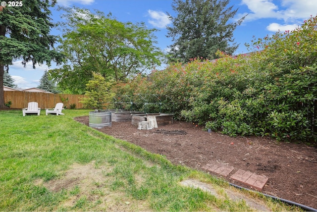 7913 SE Henderson St, Portland, OR 97206 - view of yard featuring a garden