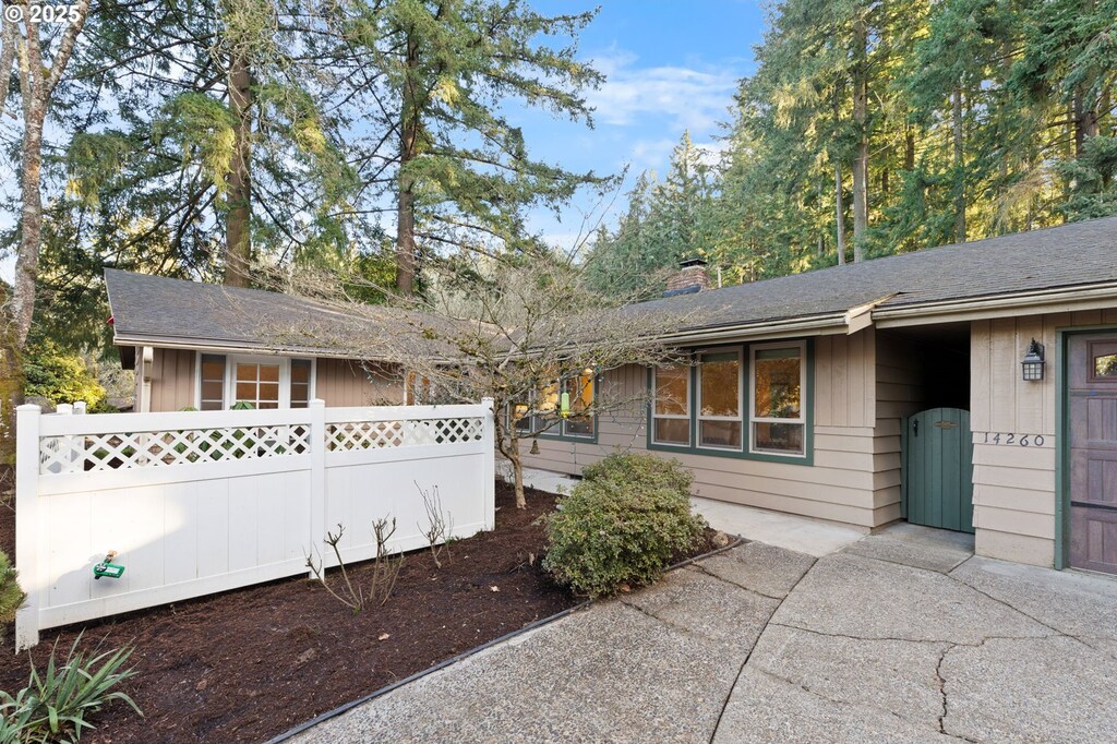 14260 SW Hargis Rd, Beaverton, OR 97008 - view of single story home