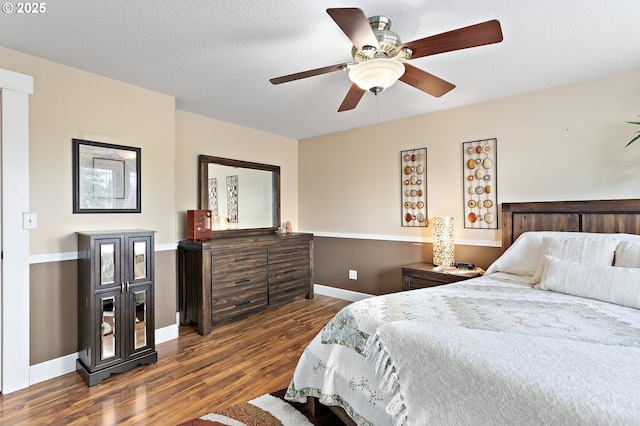 16506 NE 13th St, Vancouver, WA 98684 - bedroom with wood finished floors and a ceiling fan