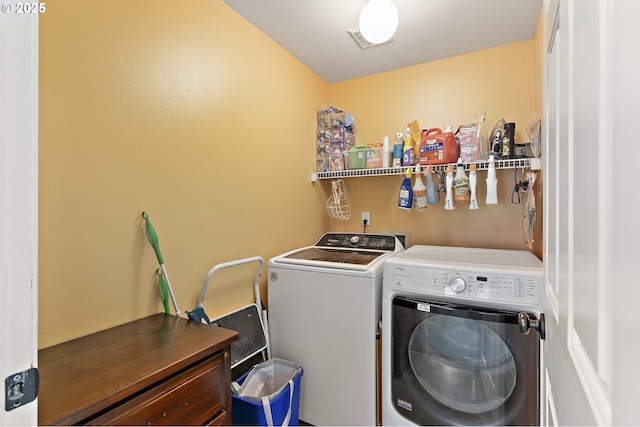 16506 NE 13th St, Vancouver, WA 98684 - laundry area featuring washer and clothes dryer