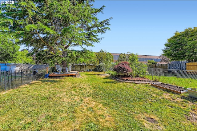 121 SE 34th Cir, Troutdale, OR 97060 - fenced backyard featuring a deck