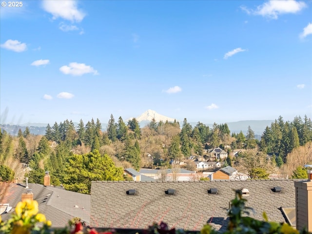 bird's eye view with a mountain view