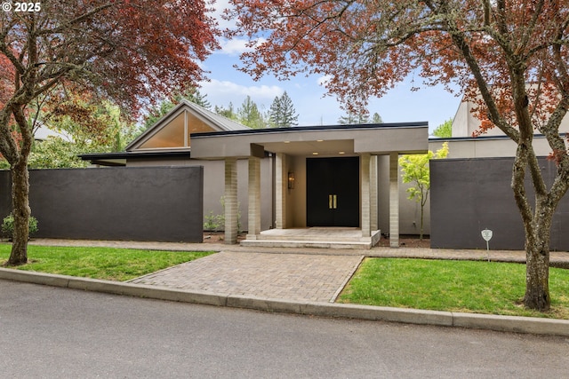 4414 SW Semler Way, Portland, OR 97221 - contemporary home with stucco siding
