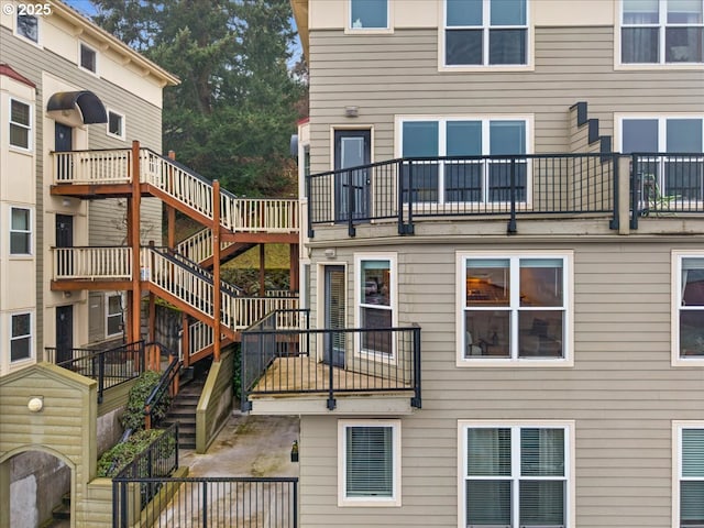 413 NW Uptown Ter Unit 2A, Portland, OR 97210 - view of property featuring stairs