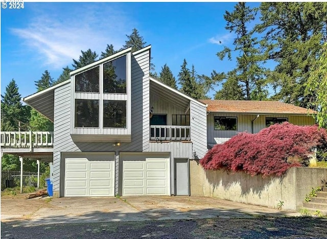 view of front of home featuring an attached garage and driveway