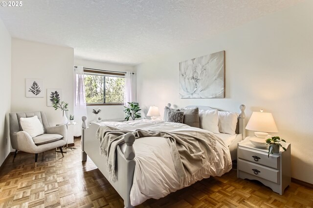 9080 NW Sherry Ct, Portland, OR 97229 - bedroom with a textured ceiling