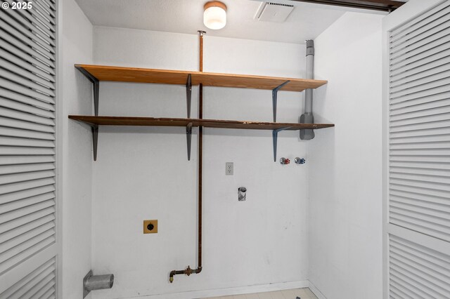 1911 SW Vista Pl, Pendleton, OR 97801 - washroom with hookup for an electric dryer and hookup for a washing machine