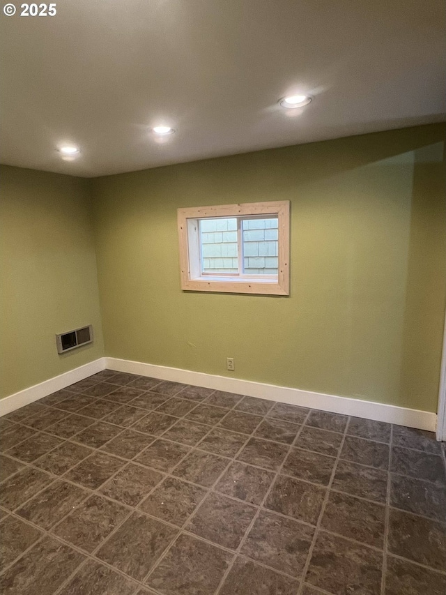 6433 NE 35th Ave, Portland, OR 97211 - unfurnished room featuring recessed lighting