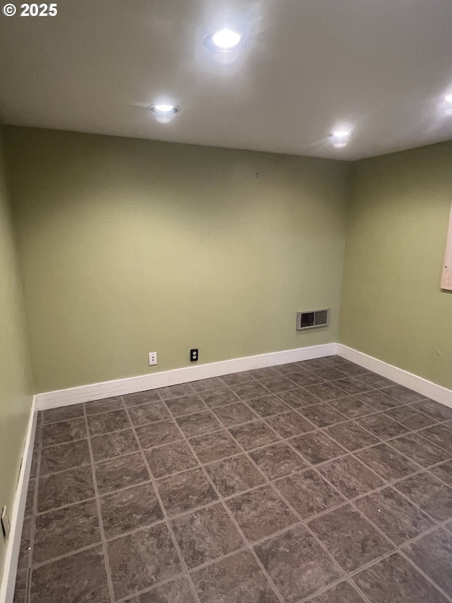 6433 NE 35th Ave, Portland, OR 97211 - unfurnished room featuring recessed lighting