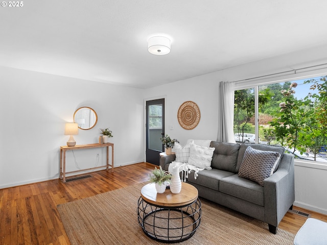 3516 N Missouri Ave, Portland, OR 97227 - living area featuring wood finished floors and baseboards