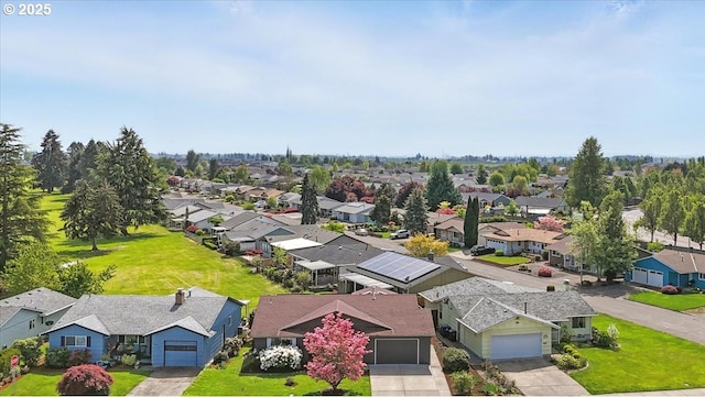 2242 W Hayes St, Woodburn, OR 97071 - birds eye view of property featuring a residential view