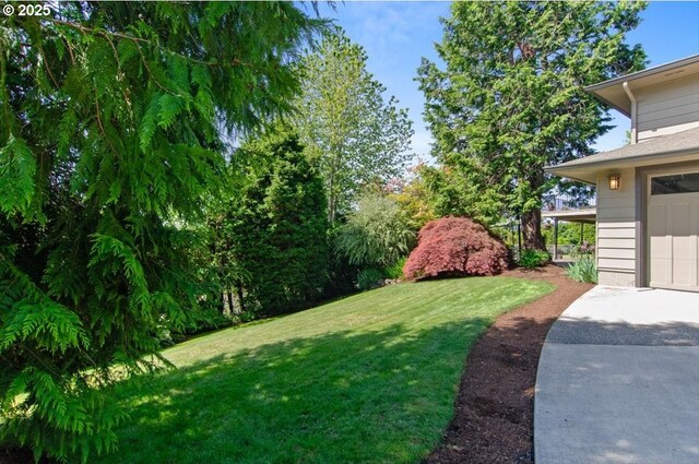 3132 SW Altadena Ter, Portland, OR 97239 - view of grassy yard