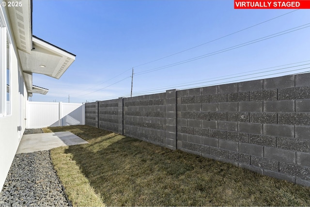 1203 NE Emerald Dr, Hermiston, OR 97838 - view of fenced backyard