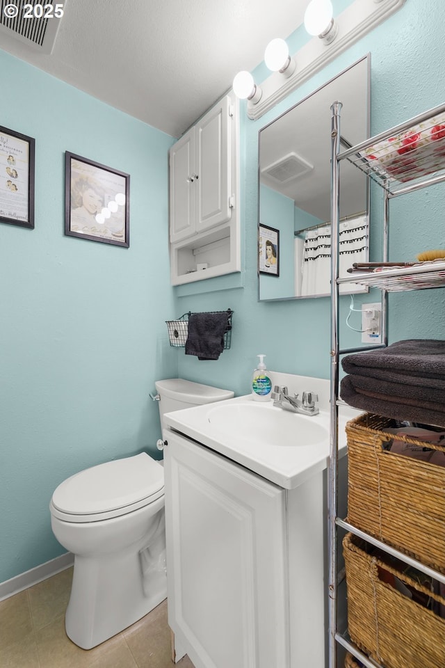 4315 SE Rhodesa St, Milwaukie, OR 97222 - full bathroom featuring vanity and tile patterned floors