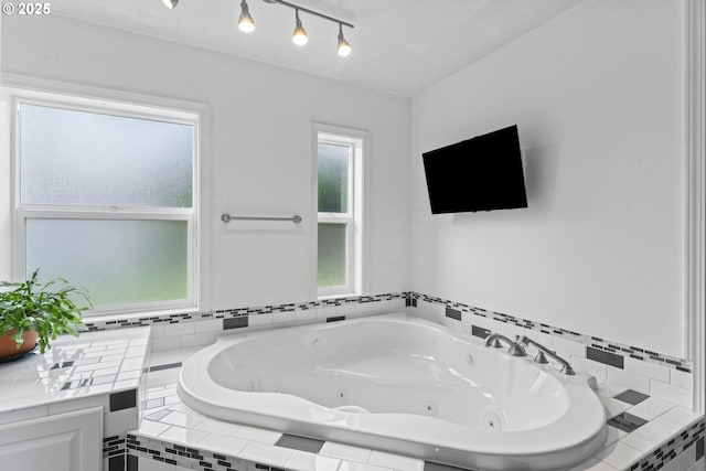 9202 Phey Ln, Florence, OR 97439 - bathroom with a jetted tub