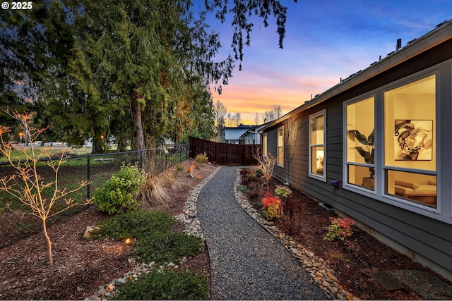 1718 SE 40th St, Brush Prairie, WA 98606 - view of yard at dusk