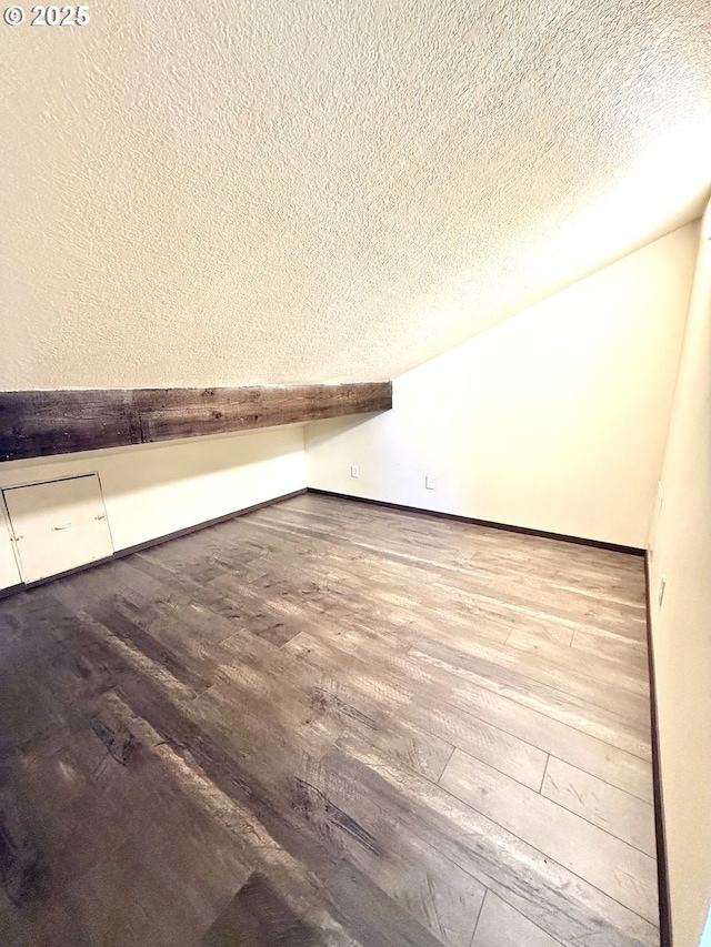 2011/2013 Ohio Ave, North Bend, OR 97459 - detailed view of a textured ceiling and wood finished floors