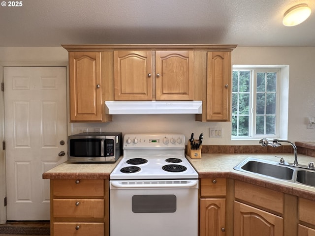 25500 Cape View Loop, Gold Beach, OR 97444 - doorway to outside with healthy amount of natural light and a water view