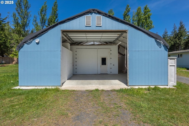 view of detached garage