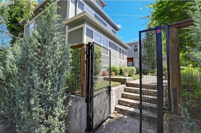 2805 SE Hawthorne Blvd Unit B, Portland, OR 97214 - view of gate