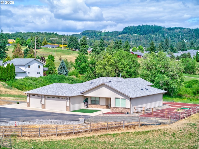 910 Swallow Ave, Sutherlin, OR 97479 - view of subject property featuring a heavily wooded area
