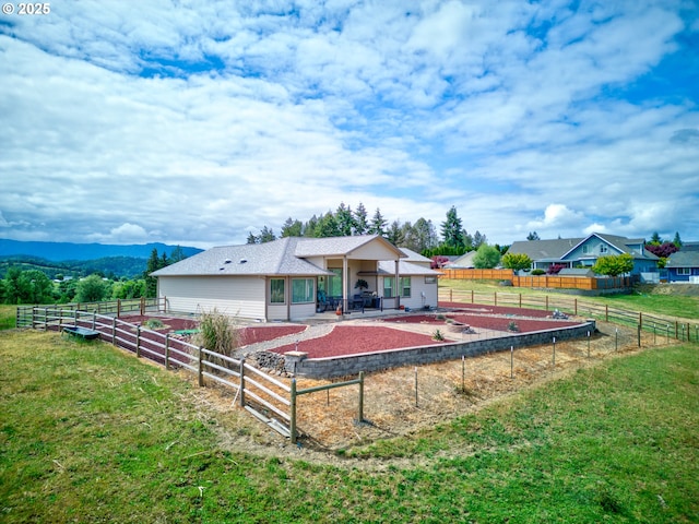 910 Swallow Ave, Sutherlin, OR 97479 - rear view of property with a patio area