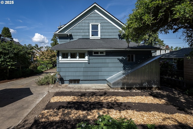 5616 N Campbell Ave, Portland, OR 97217 - rear view of property featuring a shingled roof