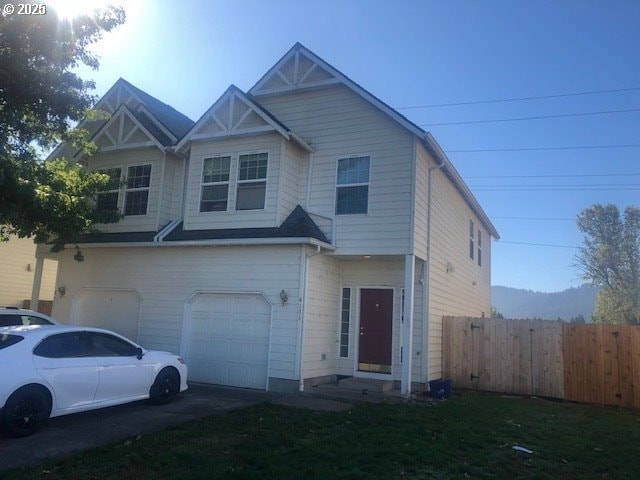 4131 Forsythia St, Springfield, OR 97478 - view of front facade featuring an attached garage