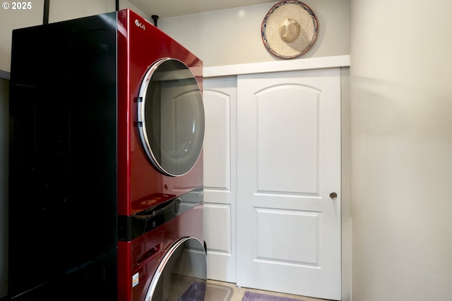 707 N Hayden Island Dr Unit 413, Portland, OR 97217 - clothes washing area with stacked washer and dryer and laundry area
