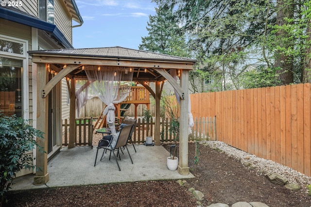 18211 NE 32nd St, Vancouver, WA 98682 - view of patio with fence