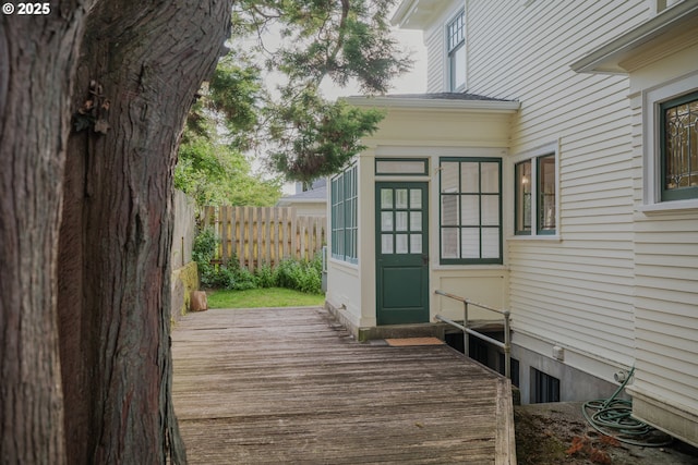 1343 Jerome Ave, Astoria, OR 97103 - view of wooden deck