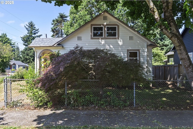 2000 Harney St, Vancouver, WA 98660 - view of home's exterior