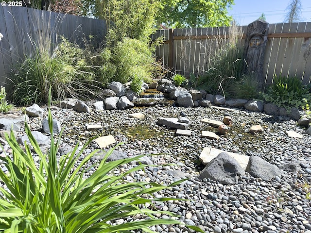 19795 SW Frances St, Beaverton, OR 97003 - view of yard featuring fence
