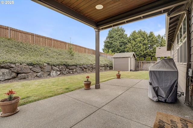 4506 NE 121st St, Vancouver, WA 98686 - view of patio with an outdoor structure and a storage shed