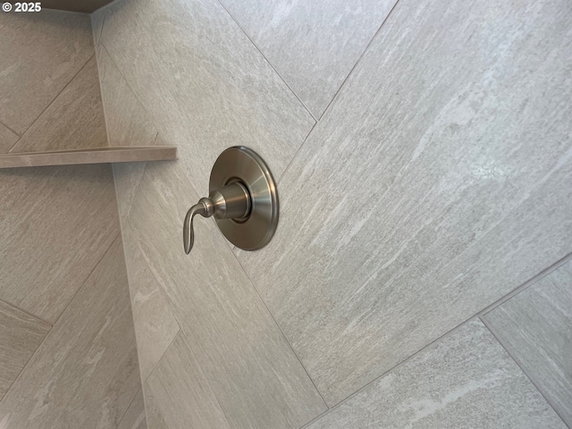 7863 SW Thornbridge Ter Unit 11, Beaverton, OR 97007 - bathroom view of tiled shower
