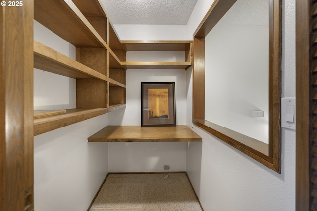 540 Montara Way, Eugene, OR 97405 - walk in closet with built in study area