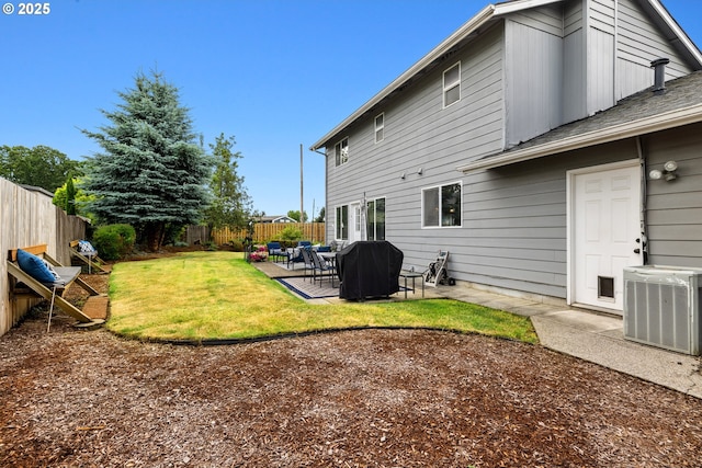 4931 NE Mink Ct, Salem, OR 97305 - rear view of property featuring a fenced backyard and a patio