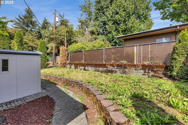 2117 Kauffman Ave, Vancouver, WA 98660 - fenced backyard with an outbuilding