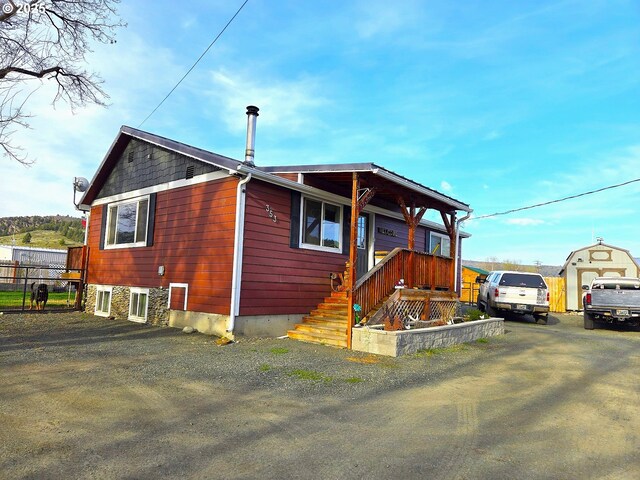view of home's exterior