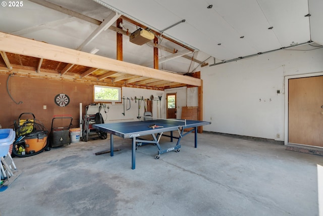 13015 E Burnside St, Portland, OR 97233 - playroom with a garage and concrete flooring