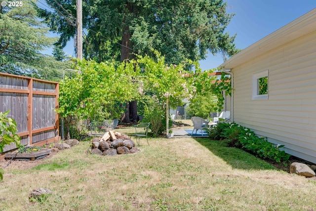 13015 E Burnside St, Portland, OR 97233 - view of yard with a fire pit