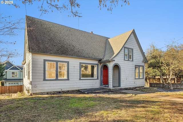 view of front of house with a front yard