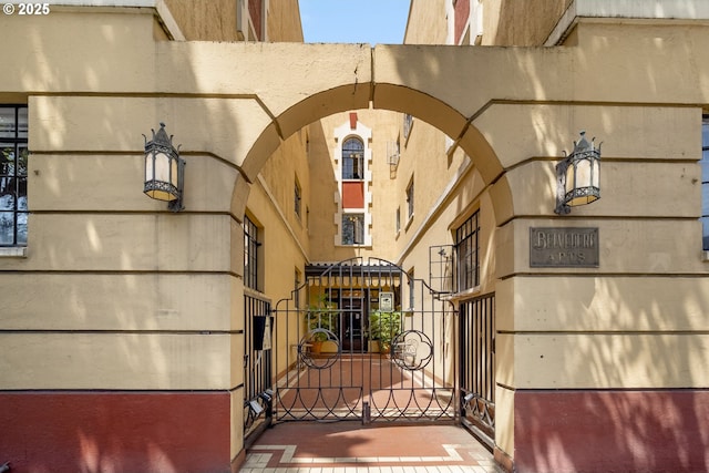 2829 SE Belmont St Unit 205, Portland, OR 97214 - view of gate