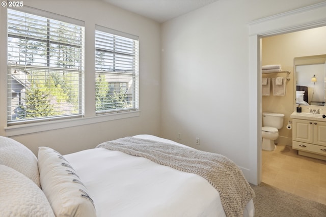 10135 SW Morrison St, Portland, OR 97225 - bedroom with a sink and ensuite bathroom
