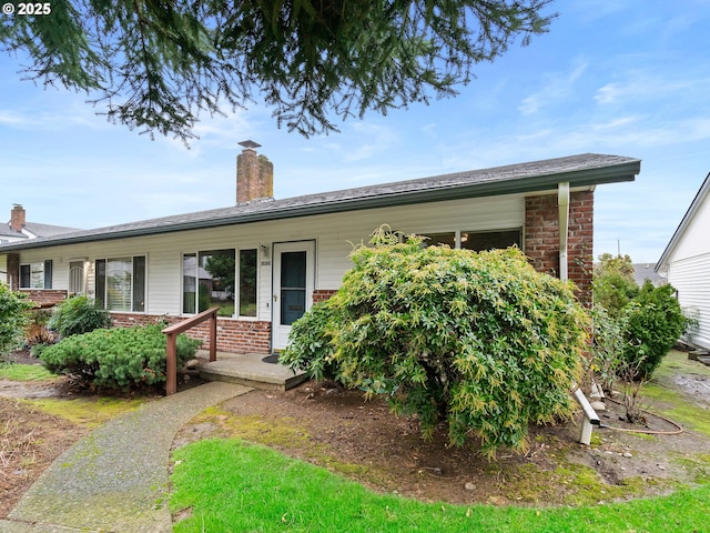 view of front of property featuring a porch