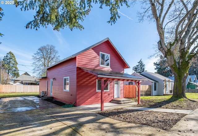 view of front of property