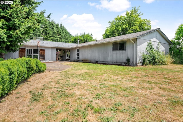 22224 S Kamrath Rd, Oregon City, OR 97045 - back of property featuring a yard