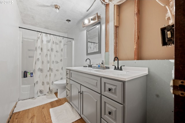 22224 S Kamrath Rd, Oregon City, OR 97045 - full bath with wood finished floors, double vanity, and shower / bath combo