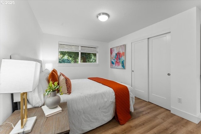4992 Prospect St, West Linn, OR 97068 - bedroom featuring wood finished floors and a closet