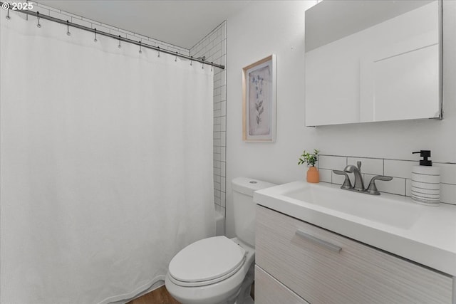 4992 Prospect St, West Linn, OR 97068 - bathroom with backsplash, vanity, and shower / bath combo with shower curtain